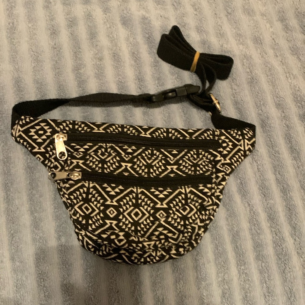 Textile cloth black & white Fanny pack